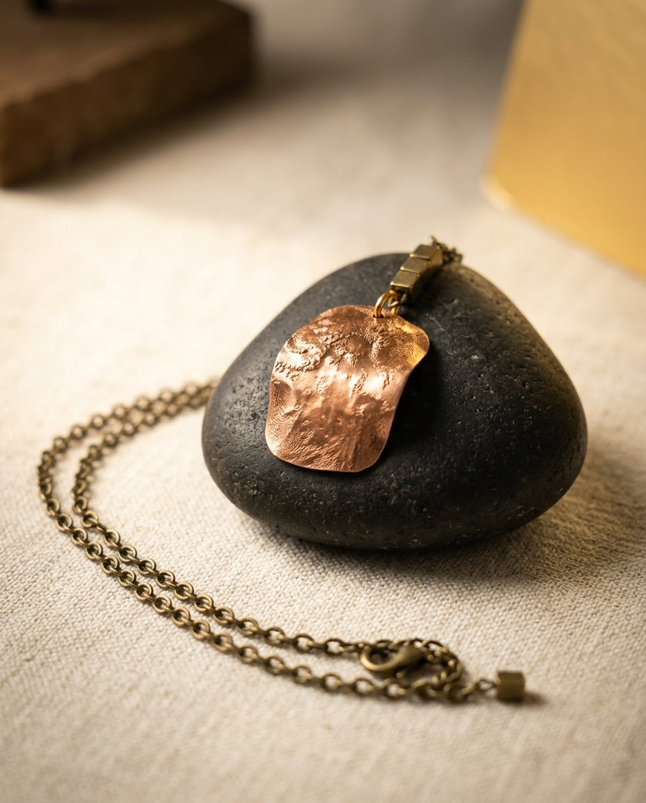 Artisan necklace — Earthy Lifestyle | Generated by Modelize